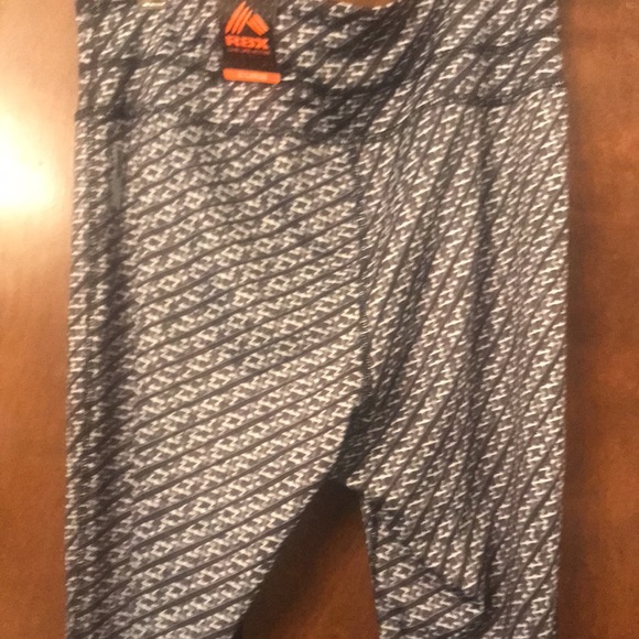 New RBX Live Life Active Capri’s size extra large - Picture 6 of 11